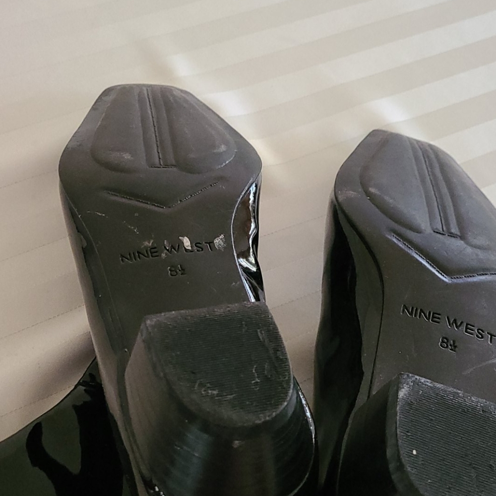 Boot - Picture 2 of 2